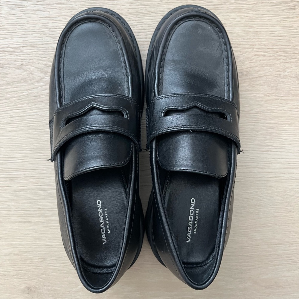 Vagabond Black Leather Penny Loafers